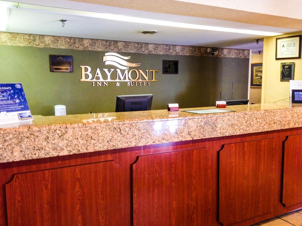 Baymont By Wyndham Wilmington Hotel Exterior photo